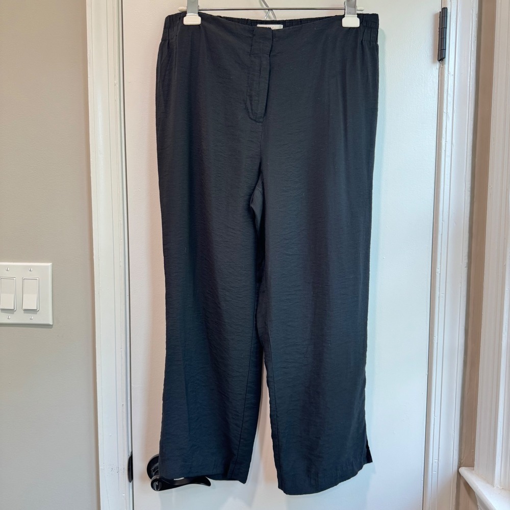 Chico's Black Relaxed Leg Crop Pants Elastic Waist Pull On Slit Hem Size 1.5